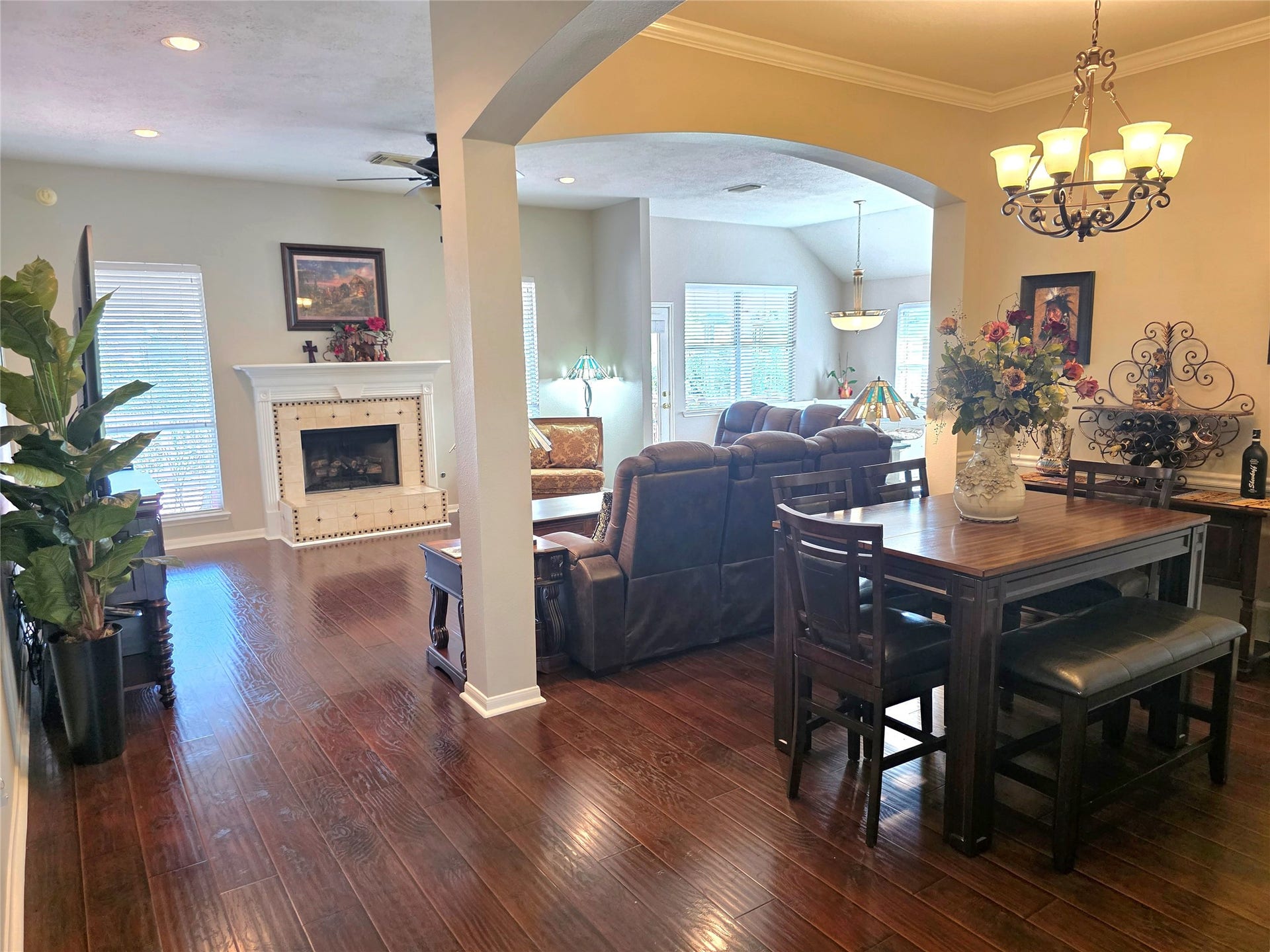 220 April Waters Drive W, Montgomery, TX 77356 Enter this gorgeous home and take in the beautiful dining room, open floor plan and beautiful flooring, great for entertaining inside as well as outside!