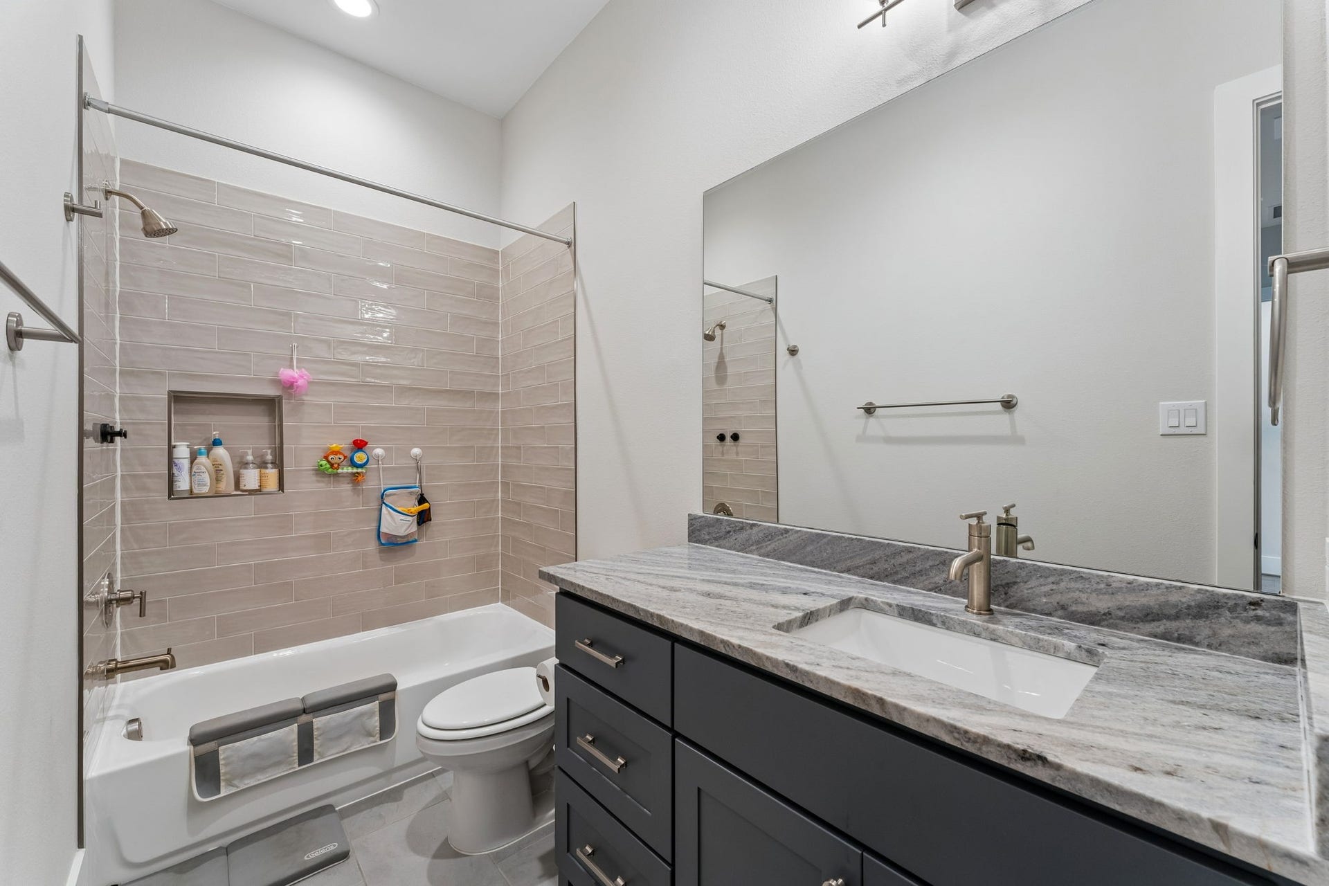 10110 Mariner Oaks Drive, Missouri City, TX 77459 10110 Mariner Oaks Drive, Missouri City, TX 77459