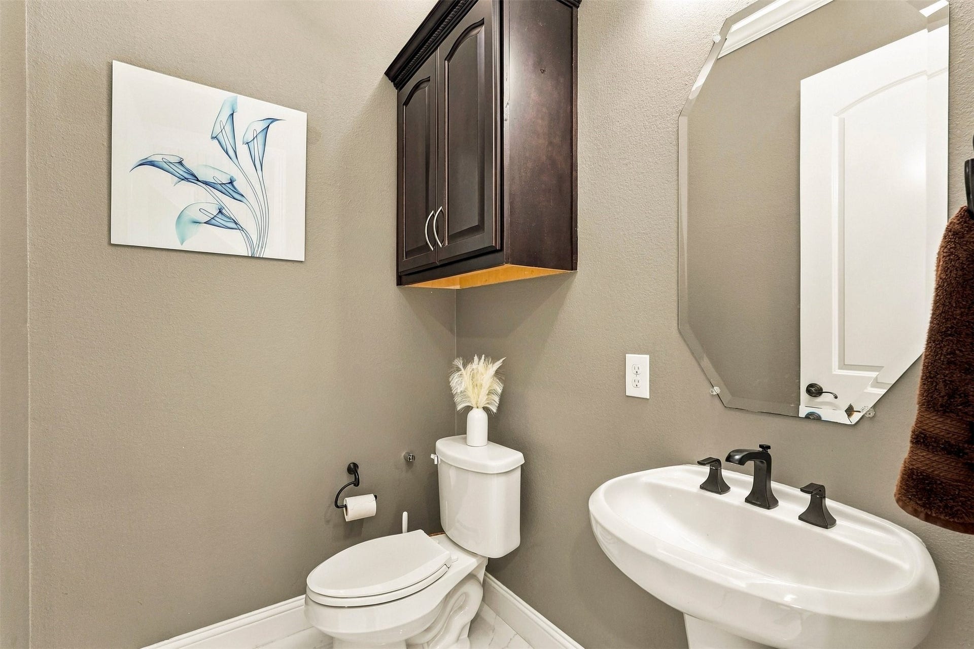 6315 Logan Creek Lane, Sugar Land, TX 77479 6315 Logan Creek Lane, Sugar Land, TX 77479