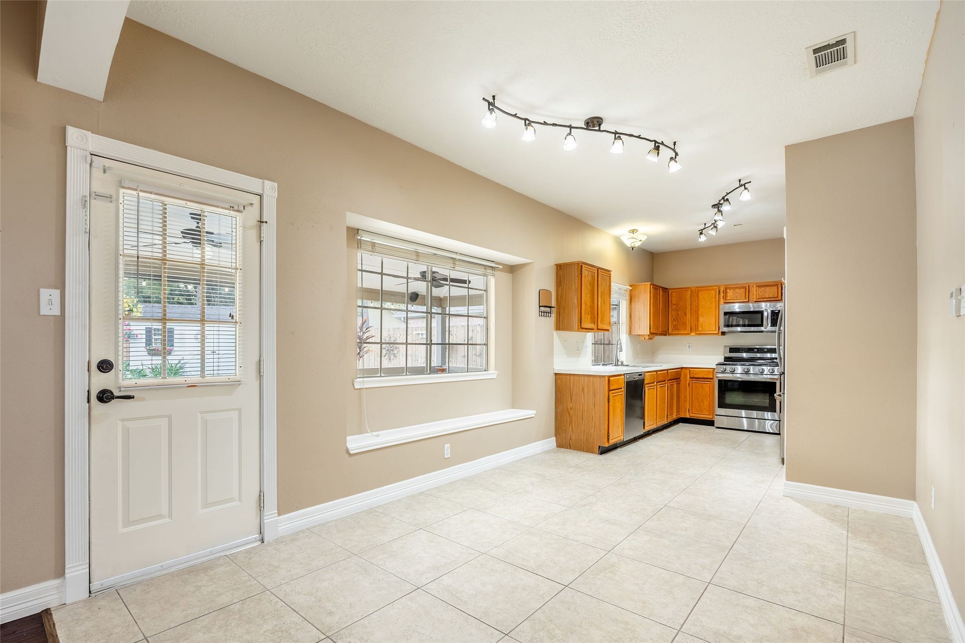 7222 Hazel Cove Drive, Houston, TX 77095 7222 Hazel Cove Drive, Houston, TX 77095