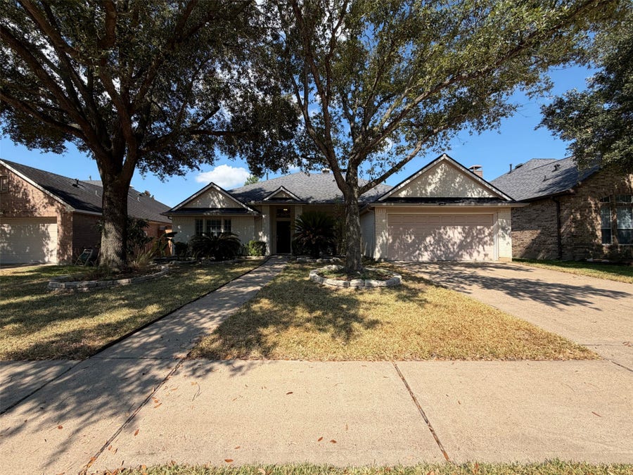 Property photo for 5307 Chatham Hill Lane, Houston, TX
