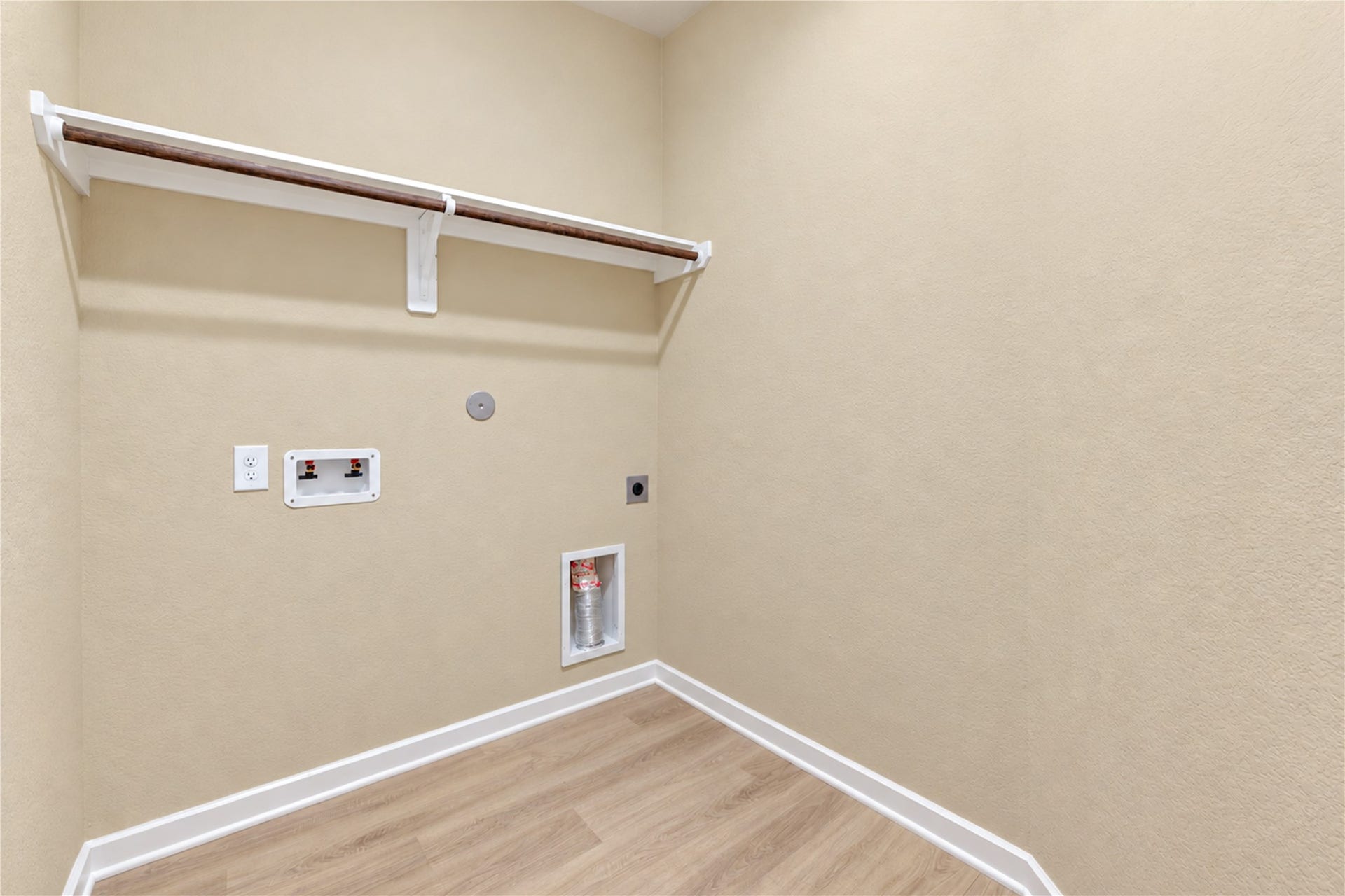 10147 Bayou Oaks Drive, Conroe, TX 77385 10147 Bayou Oaks Drive, Conroe, TX 77385