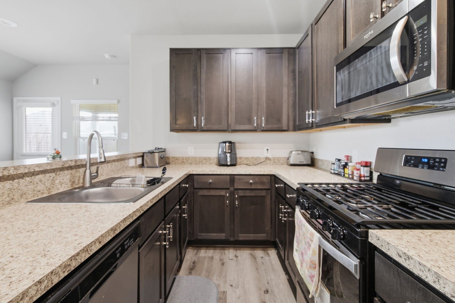 5315 Brooklyn Rose Drive, Rosharon, TX 77583 5315 Brooklyn Rose Drive, Rosharon, TX 77583