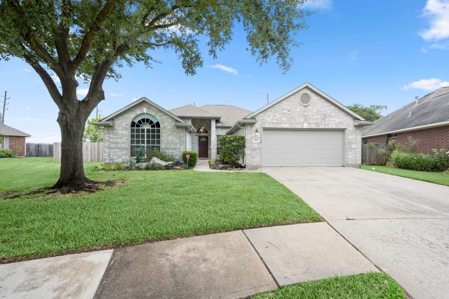 Property photo for 11742 Pinos Altos Drive, Tomball, TX