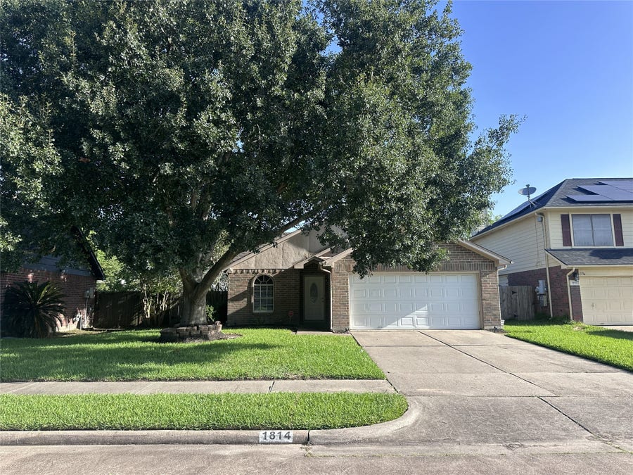 Property photo for 1814 Grove Court Drive, Missouri City, TX