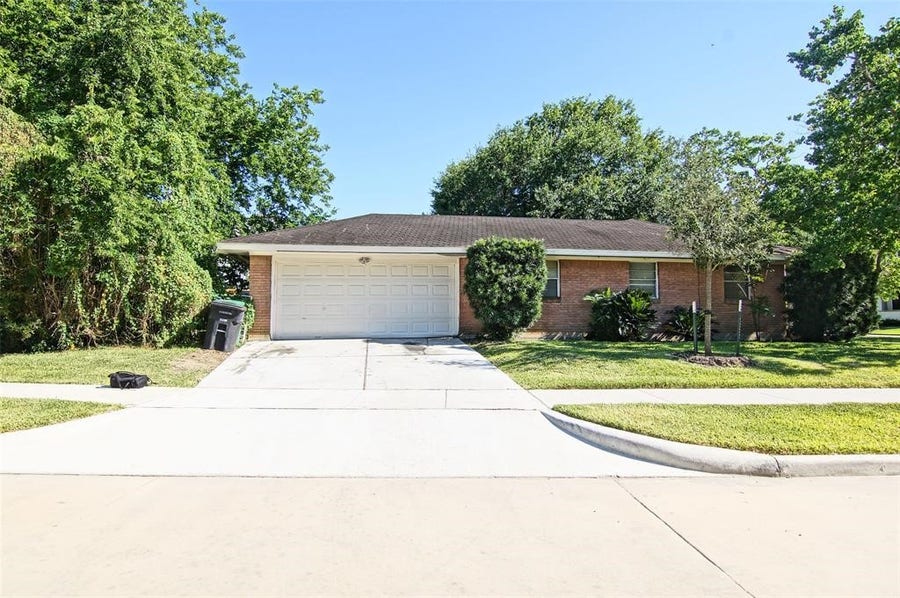 Property photo for 4048 Newshire Drive, Houston, TX