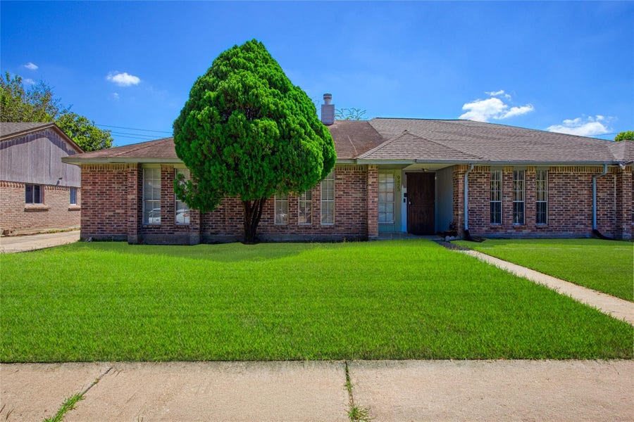 Property photo for 9423 Bollingbrook Drive, Houston, TX