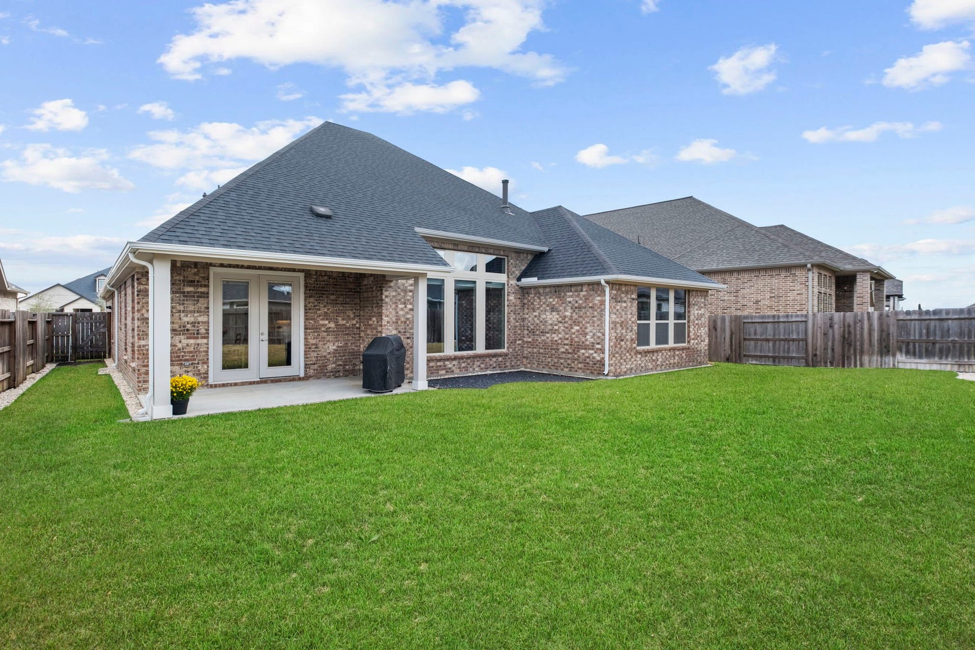 19314 Trotting Green Trail, Tomball, TX 77377 A sprinkler system is provided for the entire lawn.