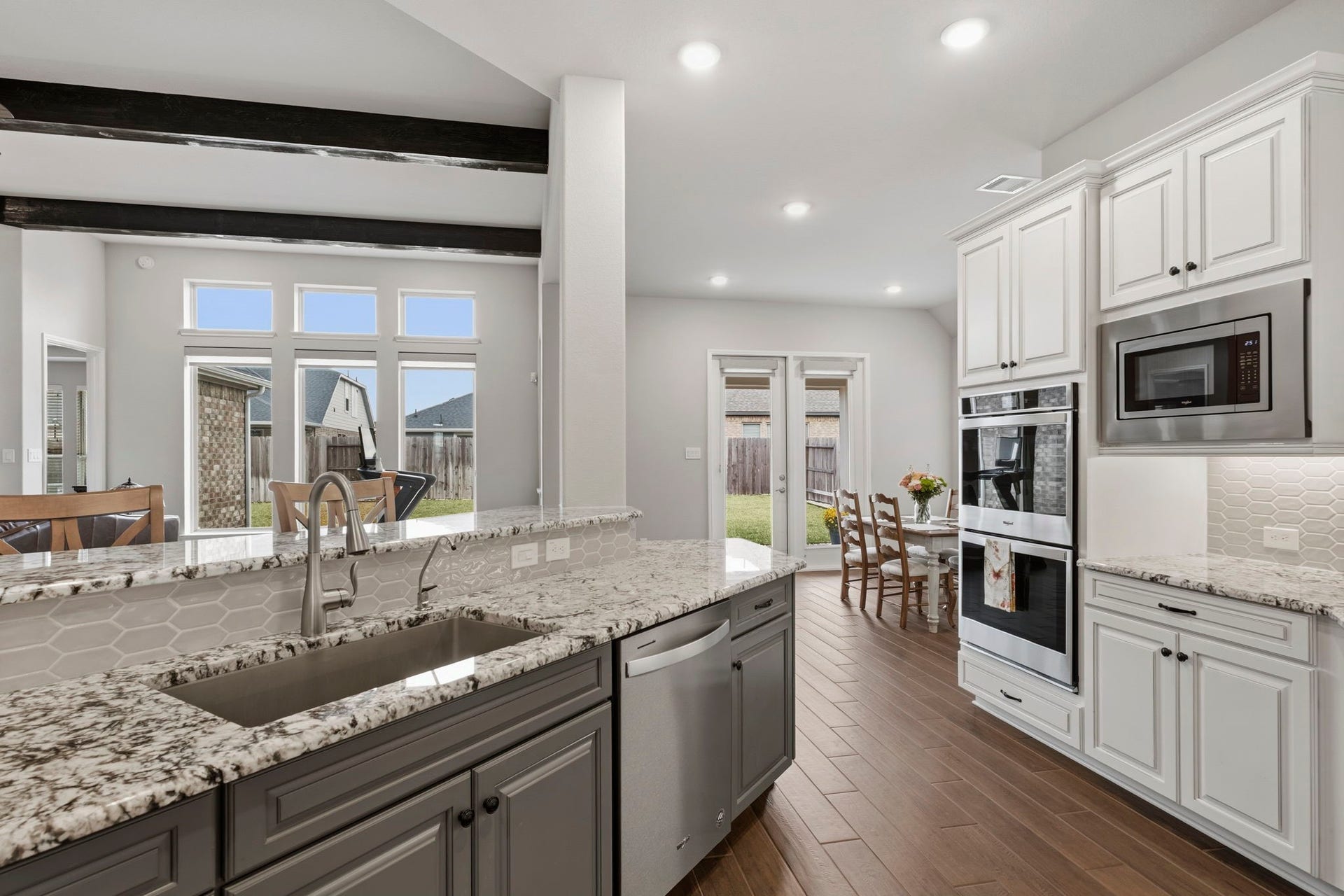 19314 Trotting Green Trail, Tomball, TX 77377 The open concept in this home is perfect for entertaining