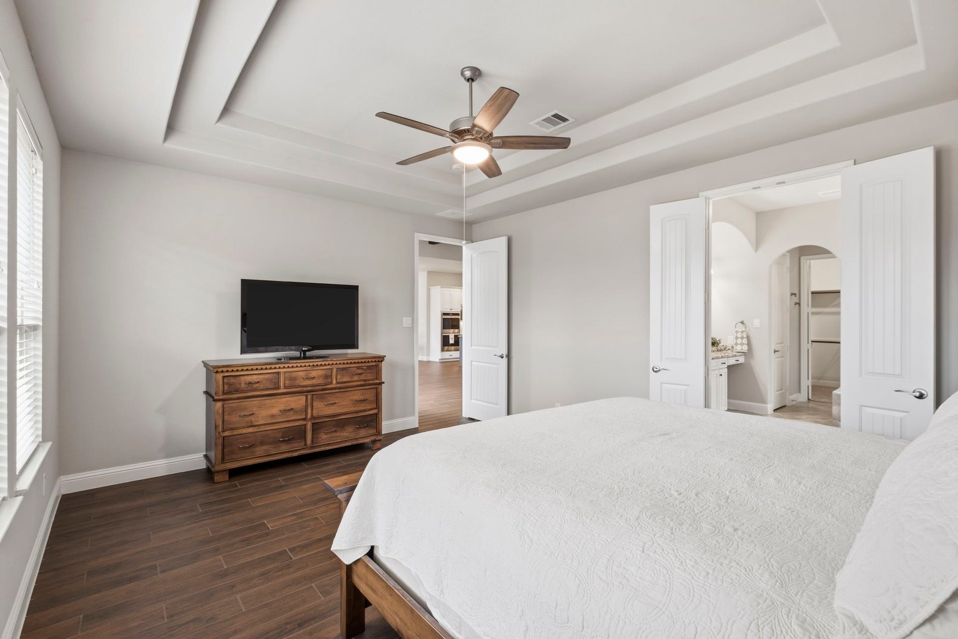 19314 Trotting Green Trail, Tomball, TX 77377 Another view of the primary bedroom showcasing the tray ceiling