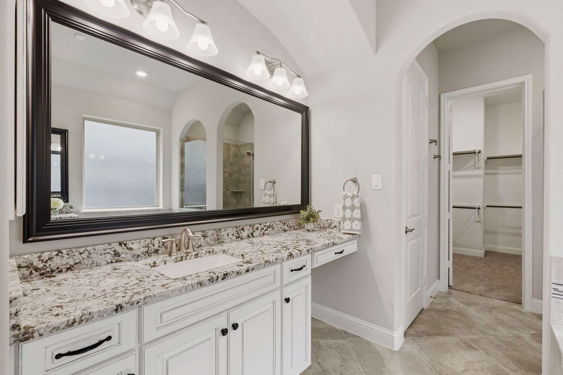 19314 Trotting Green Trail, Tomball, TX 77377 A space for a chair