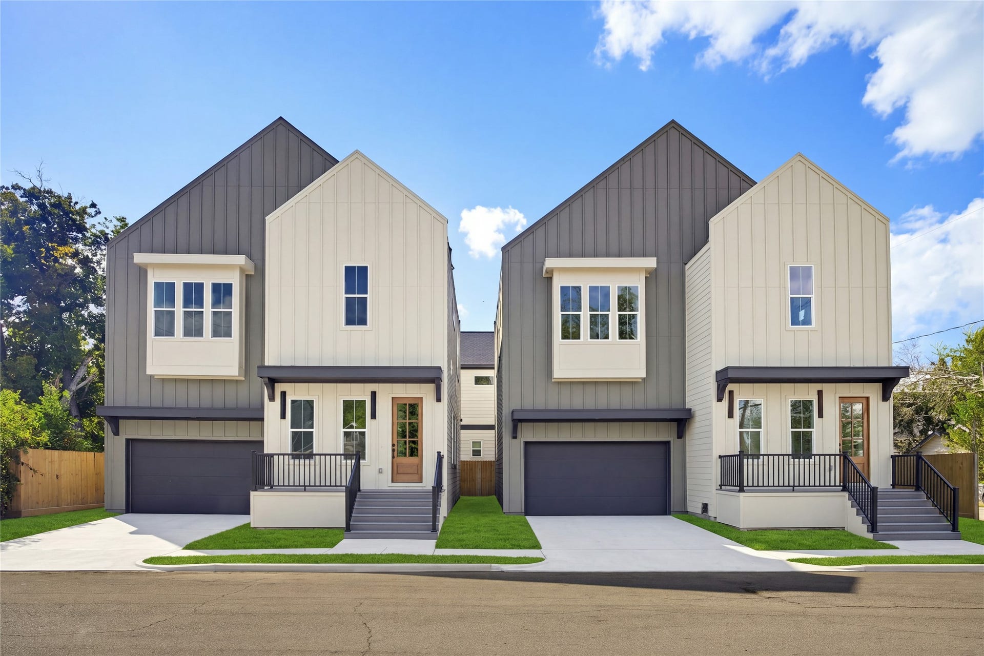 1004 E 35th Street, Houston, TX 77022 1004 E 35th Street, Houston, TX 77022