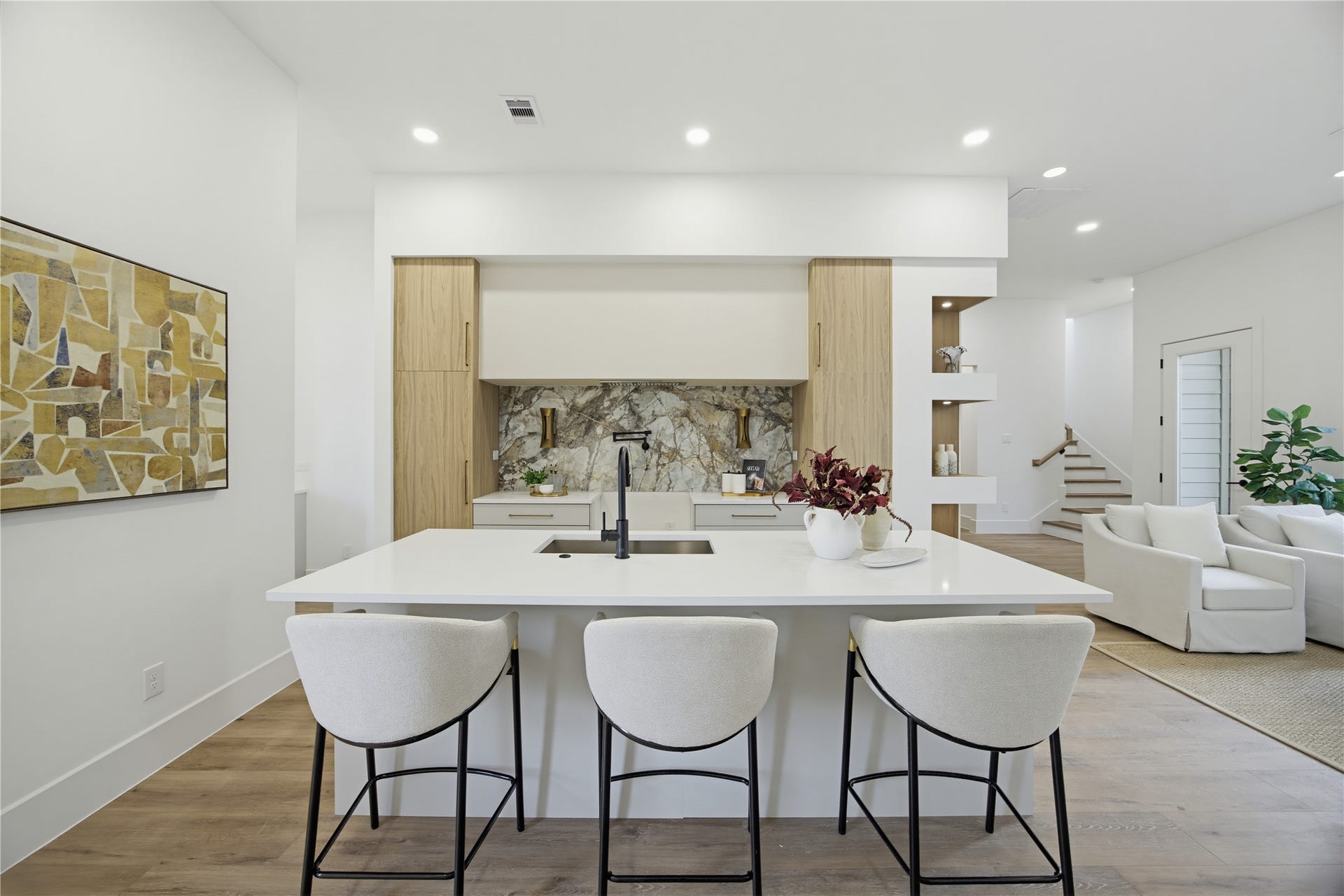1004 E 35th Street, Houston, TX 77022 1004 E 35th Street, Houston, TX 77022