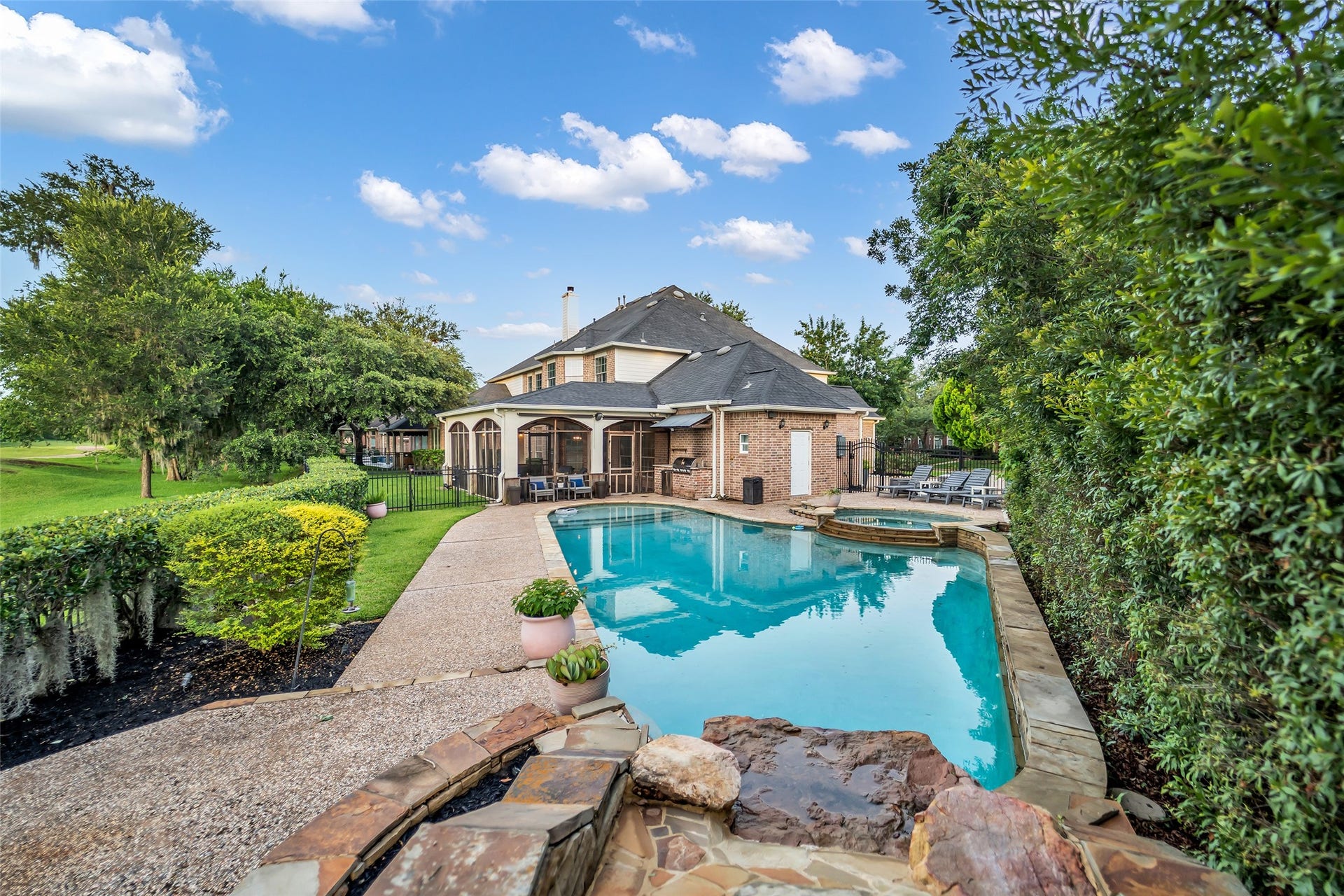8703 Stones Throw Lane, Missouri City, TX 77459 It's truly an oasis!