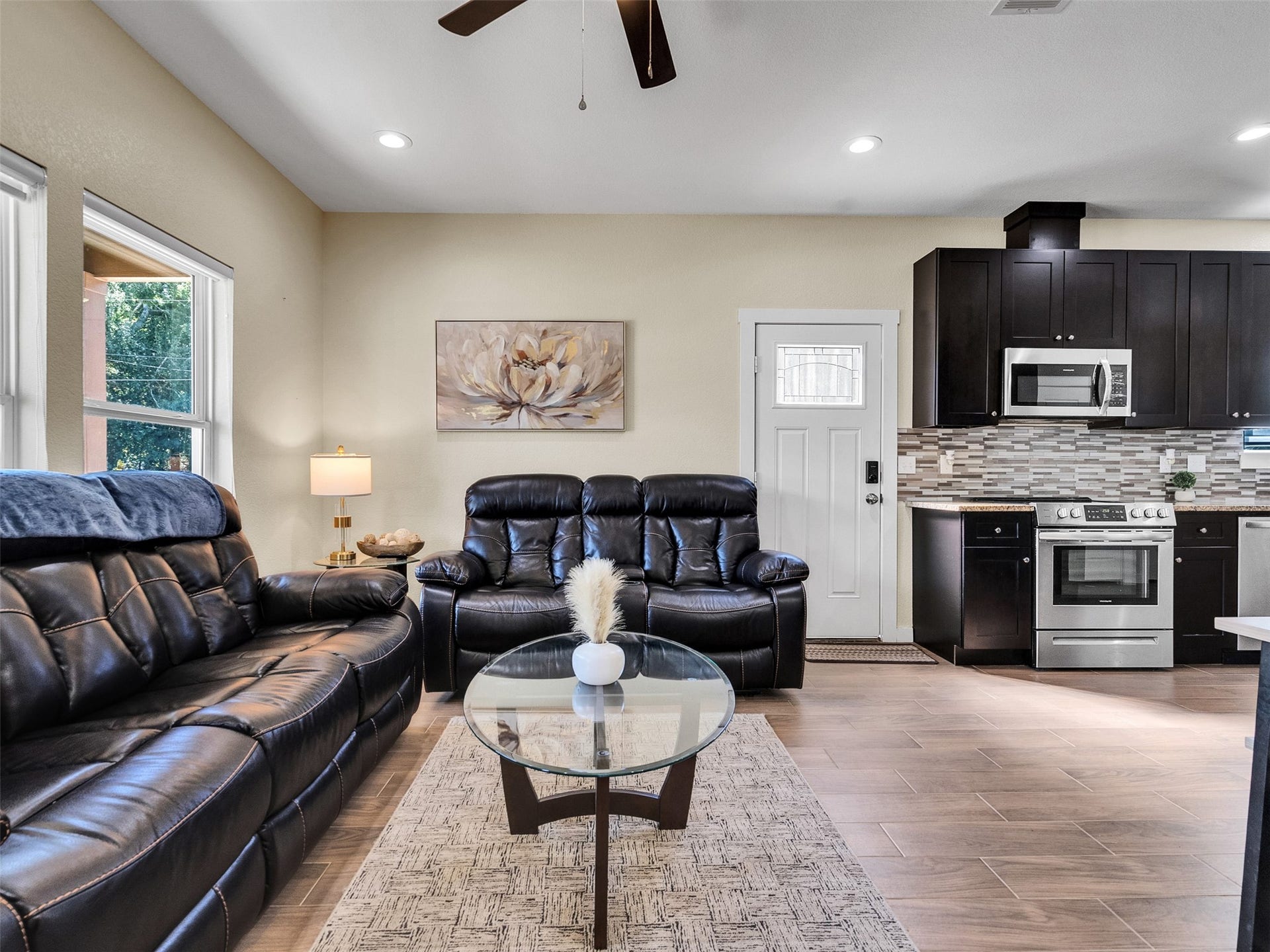 16984 W Juneau, Montgomery, TX 77316 16984 W Juneau, Montgomery, TX 77316