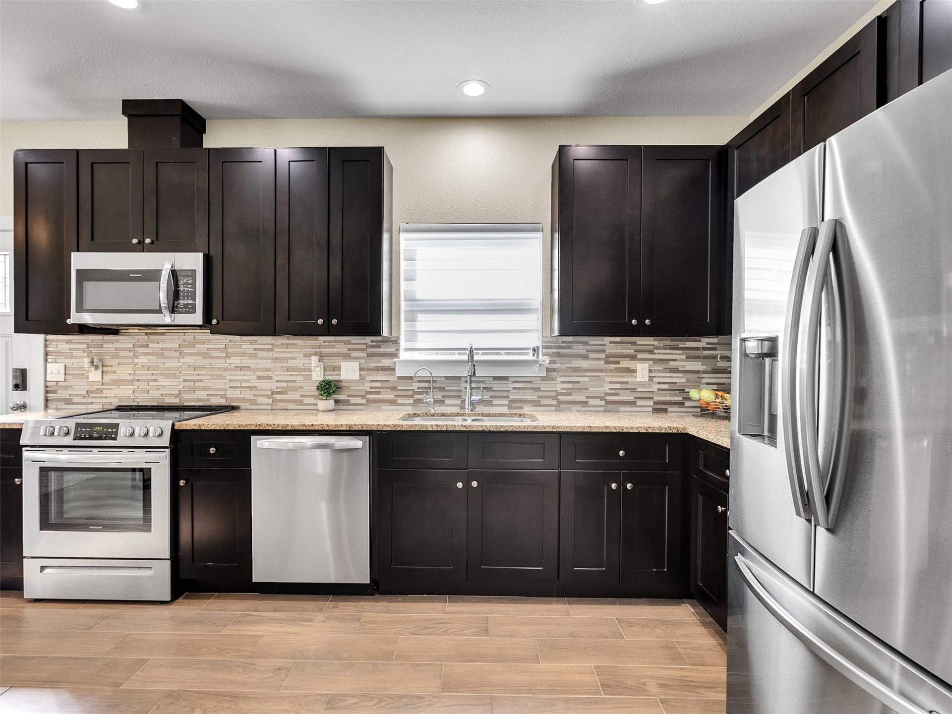 16984 W Juneau, Montgomery, TX 77316 16984 W Juneau, Montgomery, TX 77316