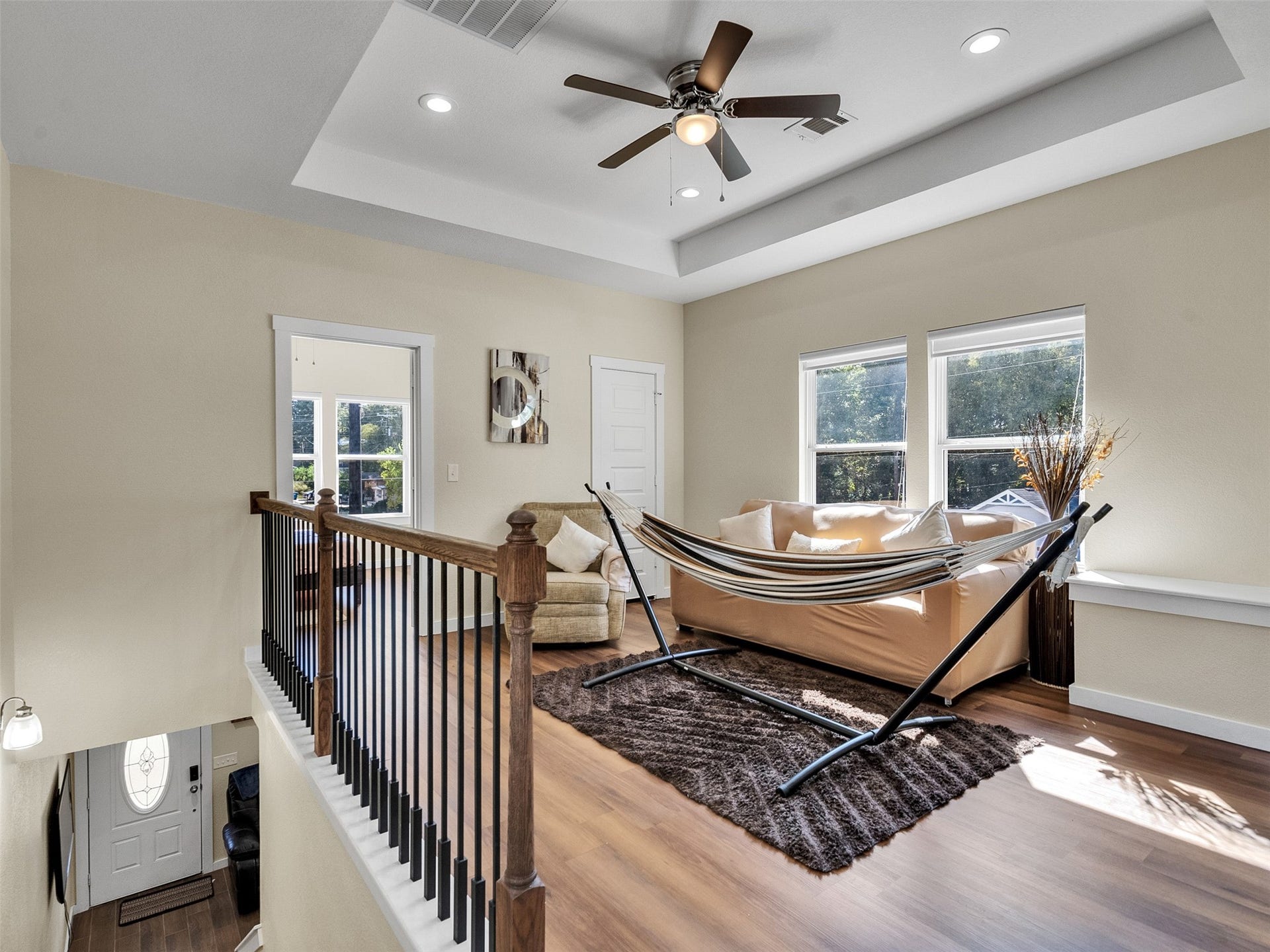 16984 W Juneau, Montgomery, TX 77316 Spacios Loft upstairs - Area de descanso o juegos en el segundo piso