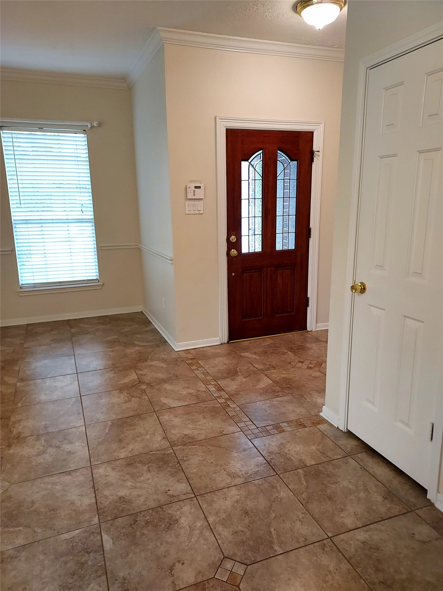 10611 Vandercroft Court, Houston, TX 77070 Entryway