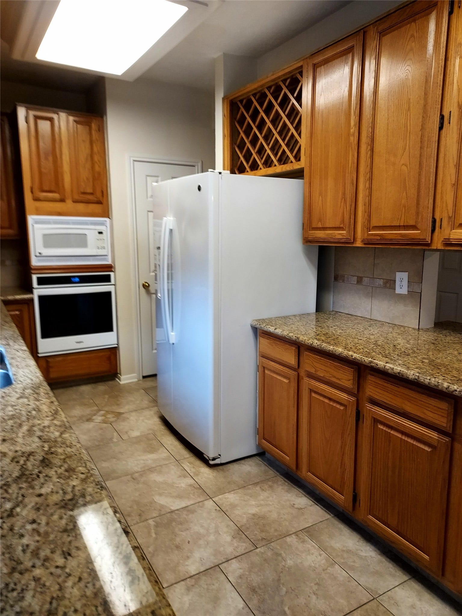 10611 Vandercroft Court, Houston, TX 77070 Kitchen