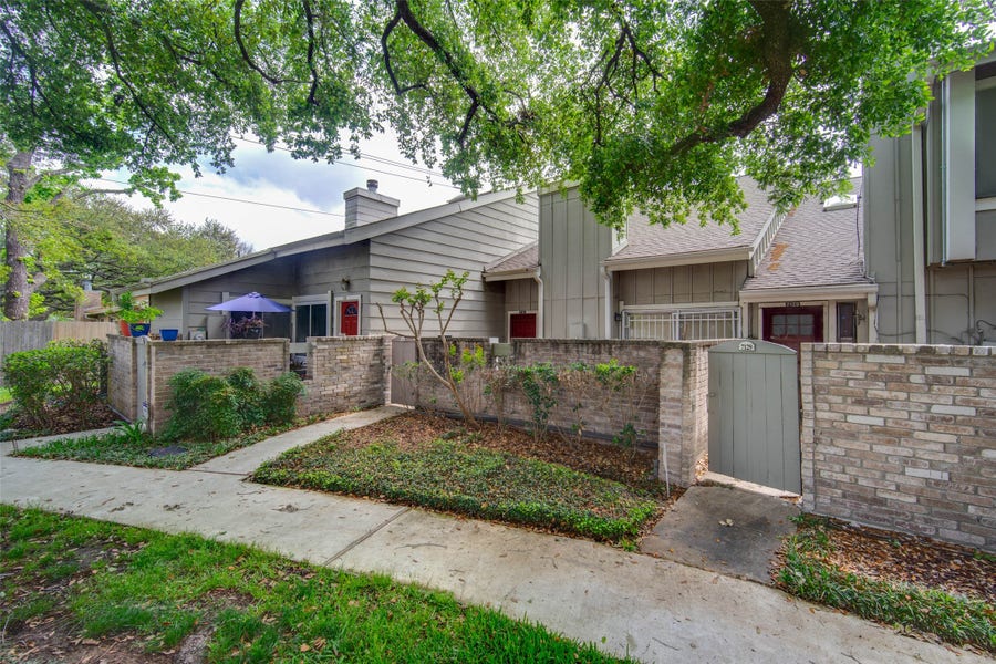 Property photo for 7131 Brendam Lane, Houston, TX