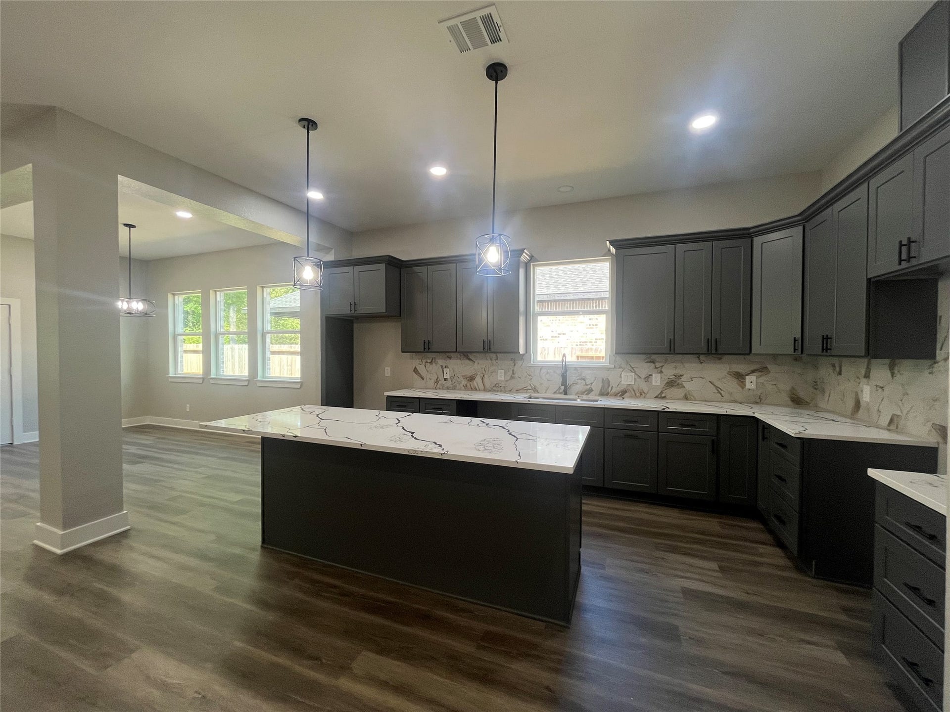 28807 Champion Oaks Dr, Magnolia, TX 77354 28807 Champion Oak kitchen