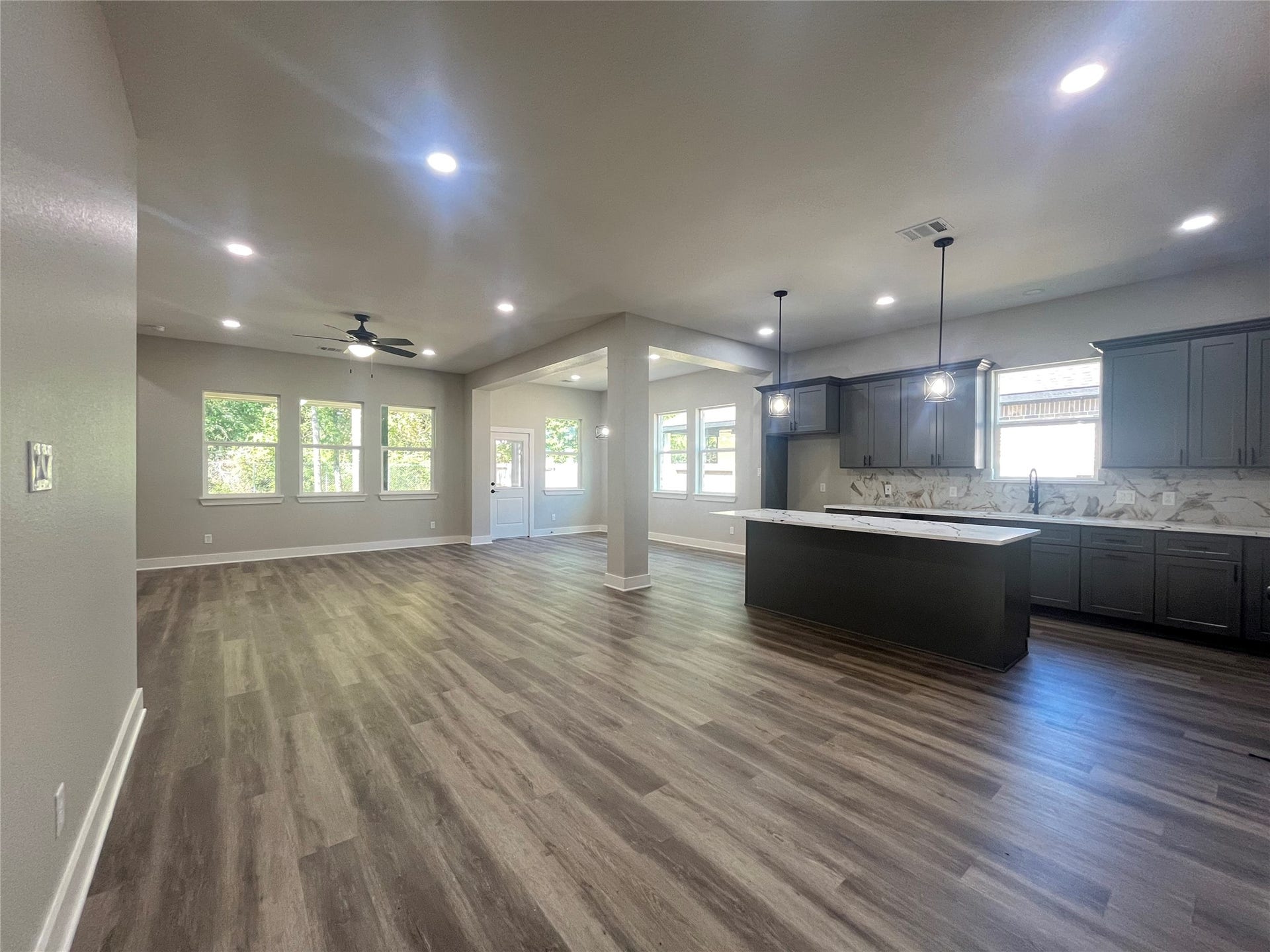 28807 Champion Oaks Dr, Magnolia, TX 77354 28807 Champion Oak bright open living