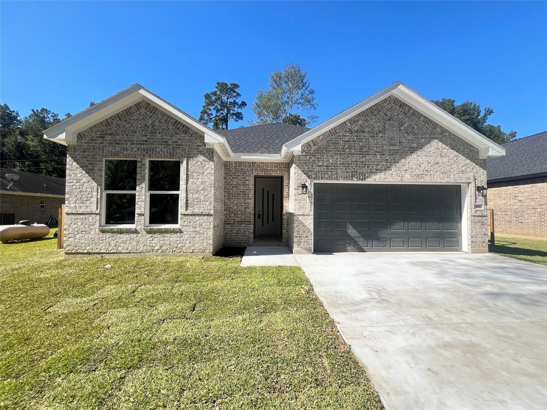 28807 Champion Oaks Dr, Magnolia, TX 77354 28807 Champion Oak is ready to be your HOME!