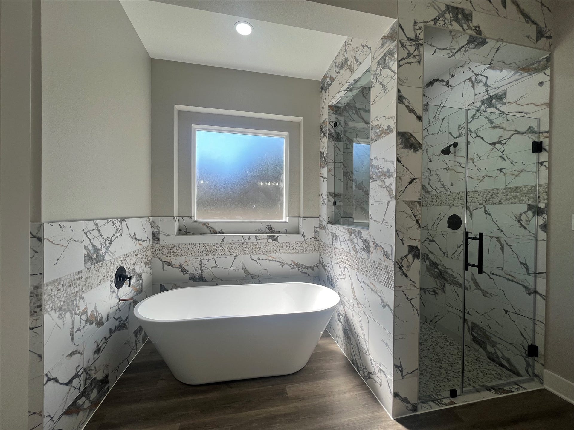 28807 Champion Oaks Dr, Magnolia, TX 77354 28807 Champion Oak shower and free-standing tub