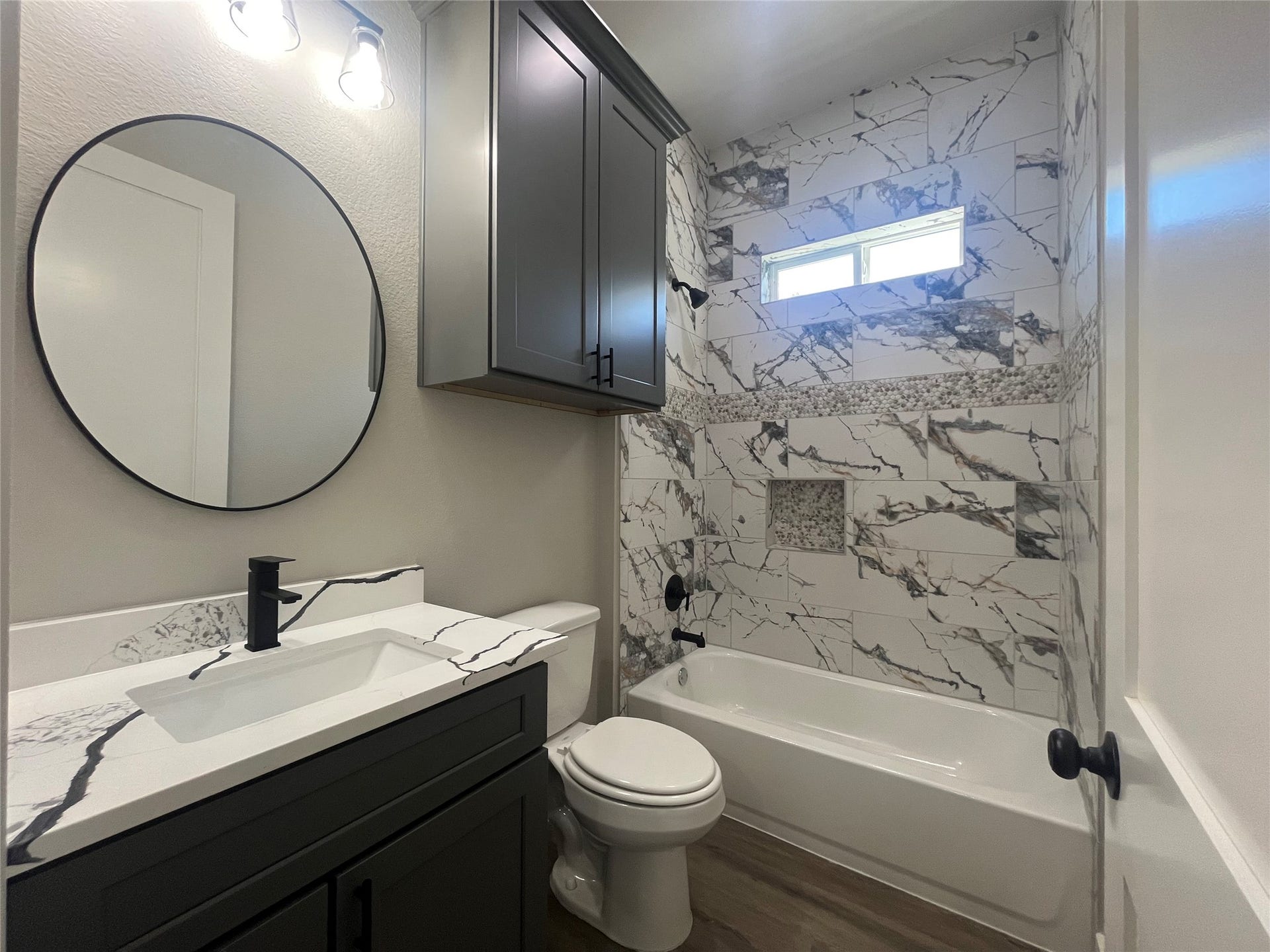 28807 Champion Oaks Dr, Magnolia, TX 77354 28807 Champion Oak bathroom