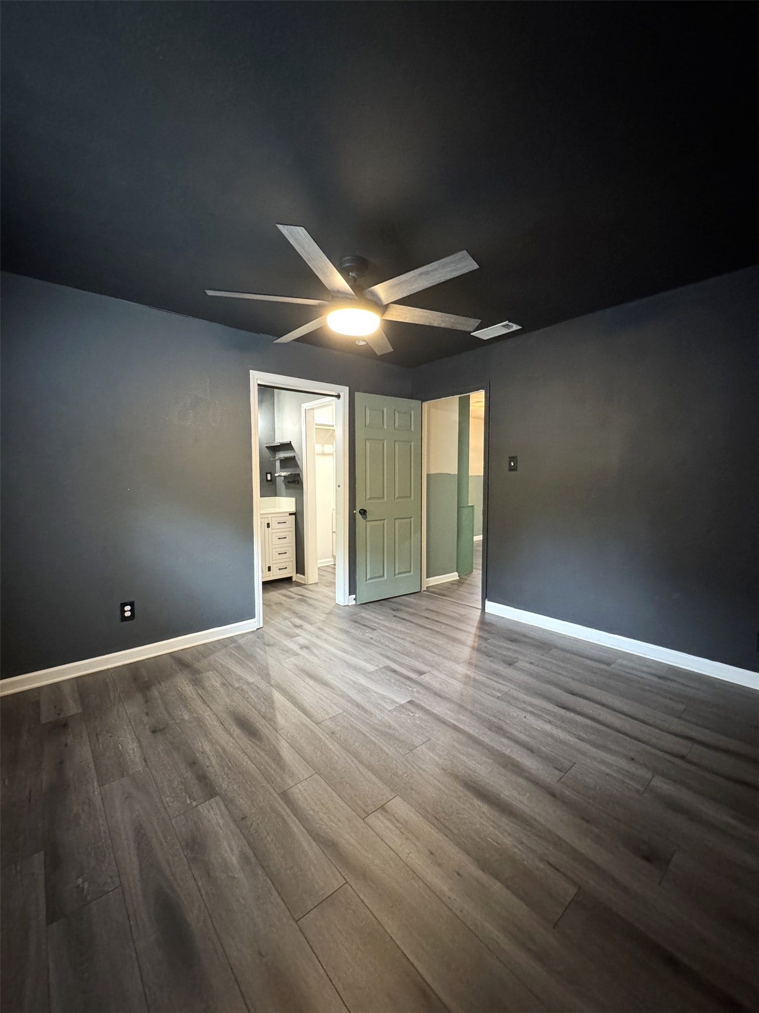 7403 Backstrom Street, Hitchcock, TX 77563 Primary Bedroom