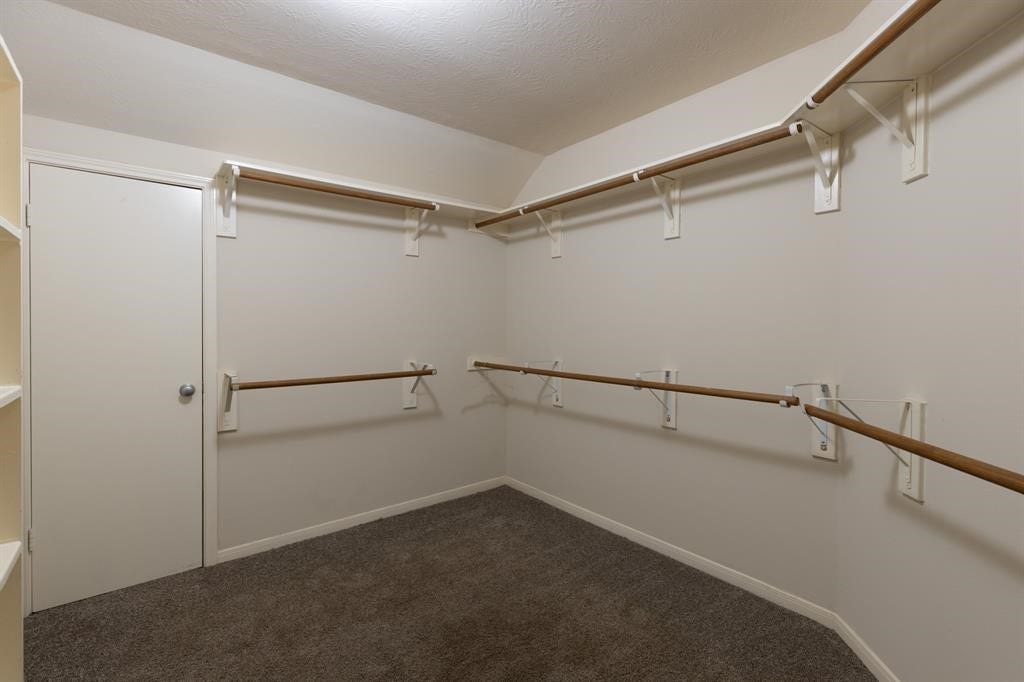 6105 Larrycrest Drive, Pearland, TX 77584 Master Closet