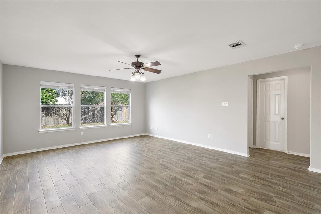 6105 Larrycrest Drive, Pearland, TX 77584 Family Room