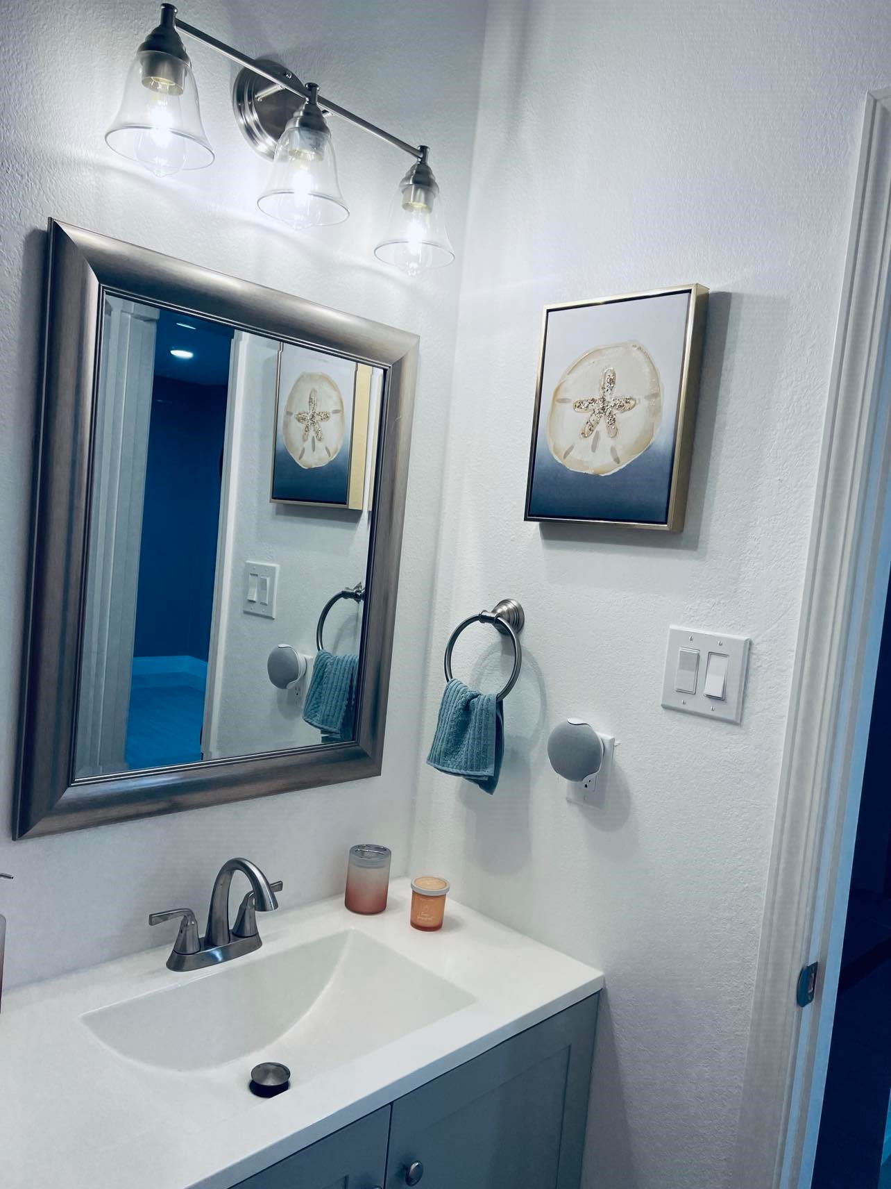 6105 Larrycrest Drive, Pearland, TX 77584 Garage Apartment Bathroom