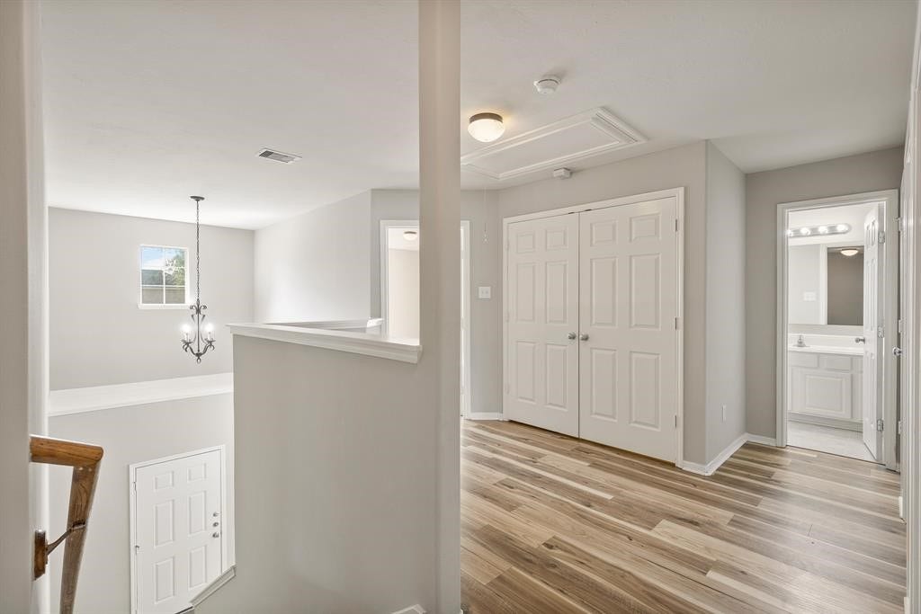 6105 Larrycrest Drive, Pearland, TX 77584 2nd Floor Landing and Laundry Area