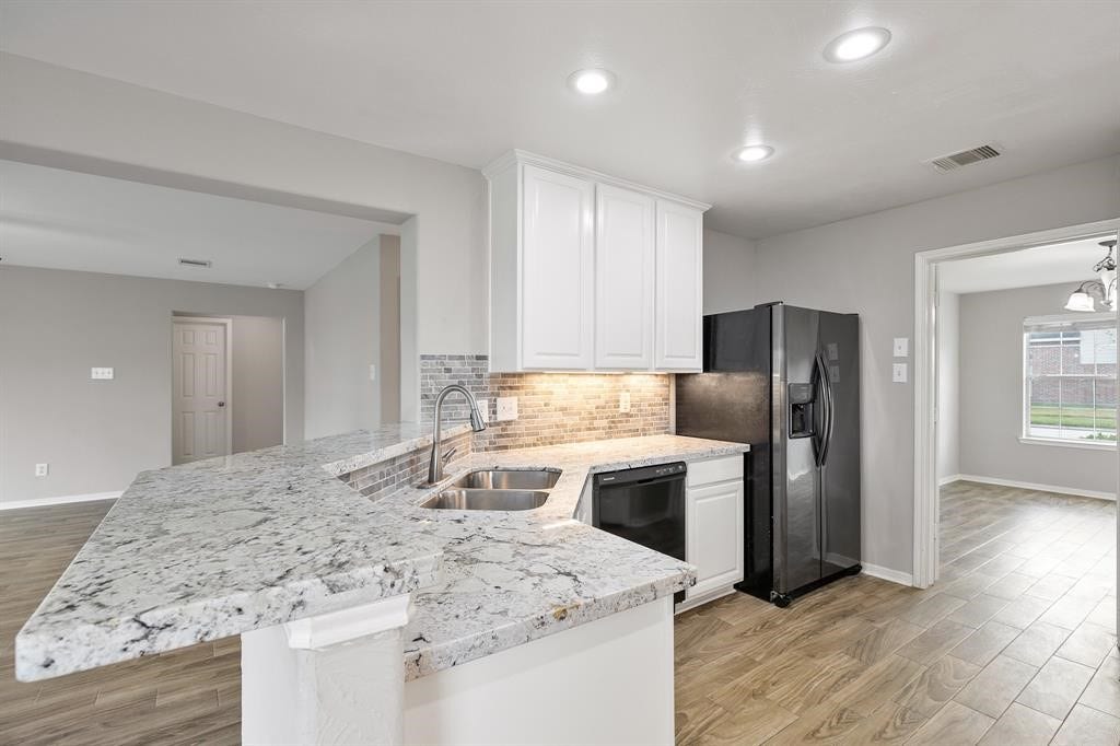 6105 Larrycrest Drive, Pearland, TX 77584 Kitchen