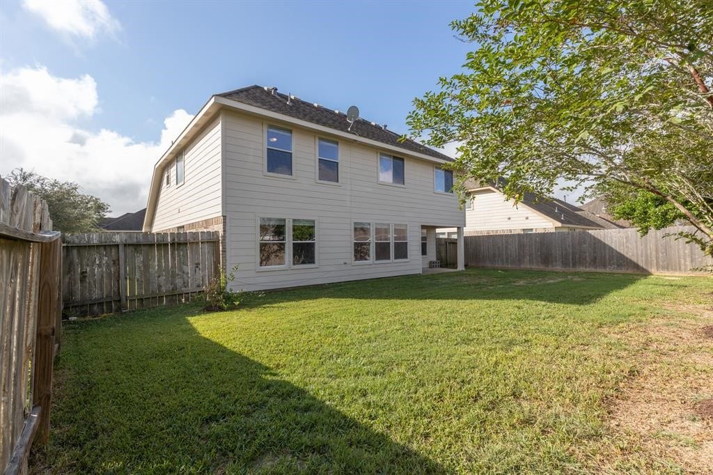 6105 Larrycrest Drive, Pearland, TX 77584 Backyard