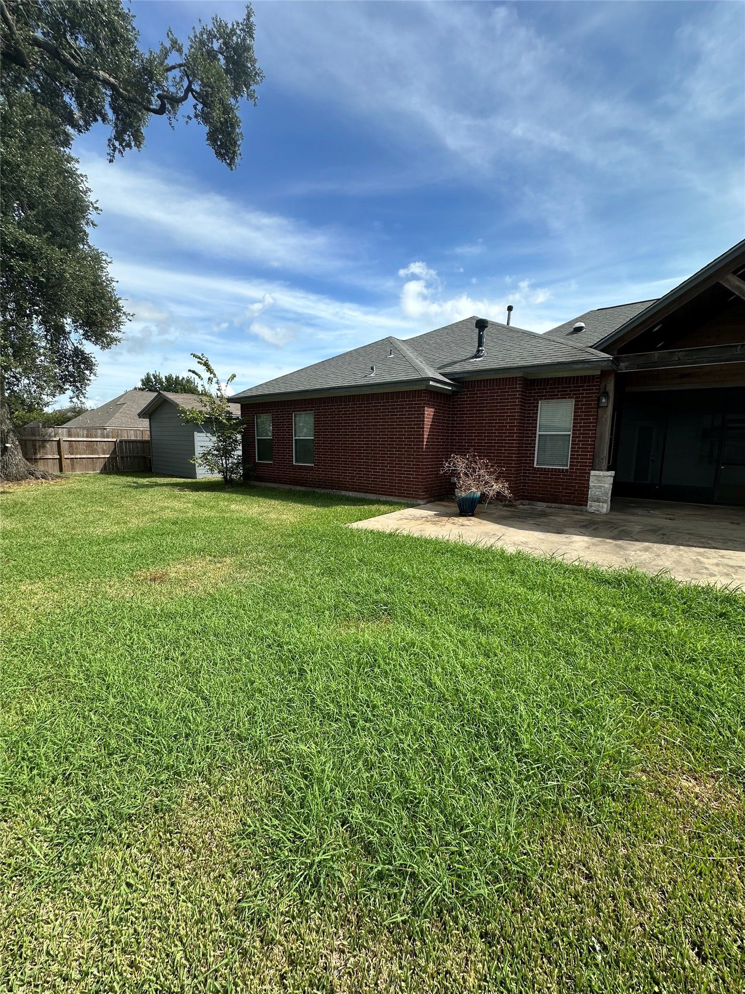 101 Mallard Drive, Clute, TX 77531 Expansive, private backyard situated on a generous .33-acre lot, perfect for outdoor living and entertaining.