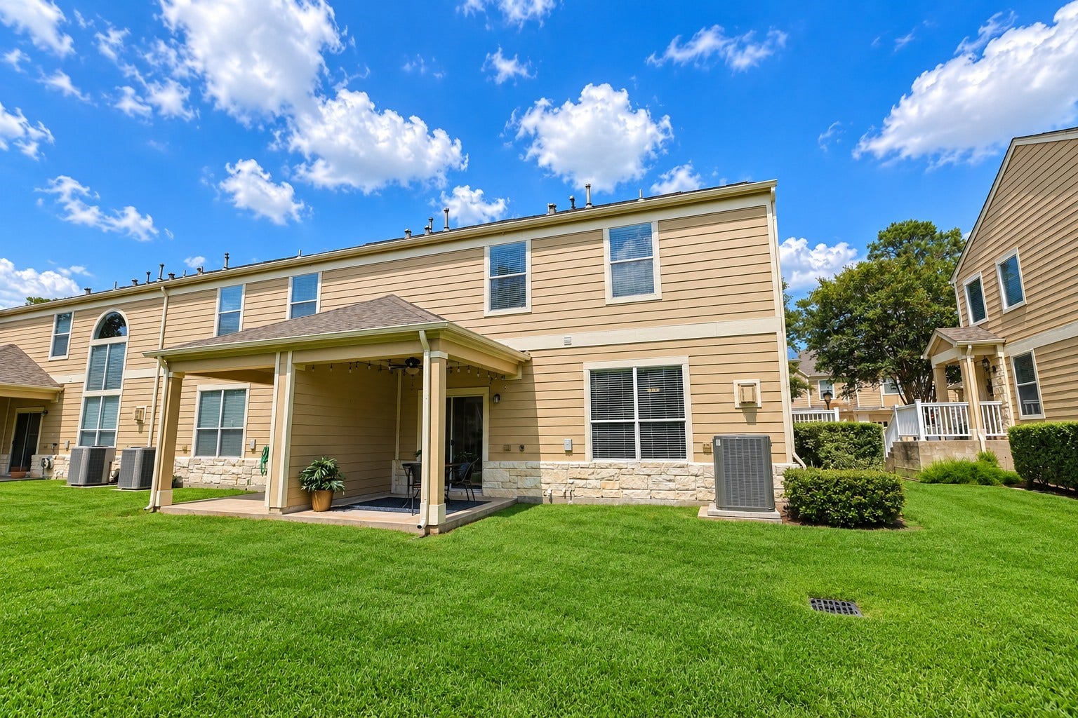 13600 Breton Ridge Street, #11A, Houston, TX 77070 The covered patio is perfect for outdoor dining, morning coffee and evening wind down.