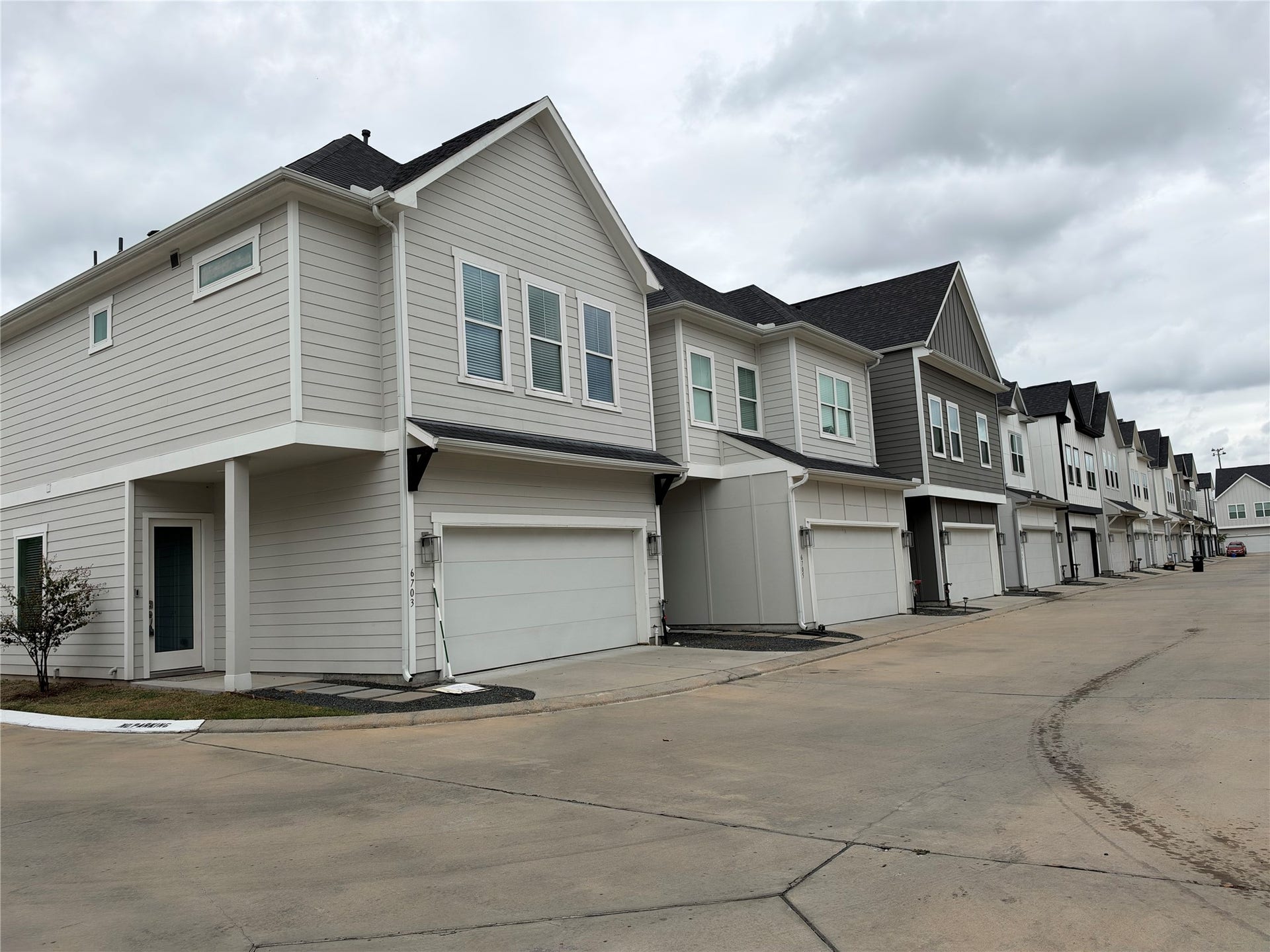 6703 Parker Grove Lane, Houston, TX 77076 6703 Parker Grove Lane, Houston, TX 77076