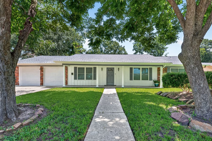 Property photo for 802 W Sterling Street, Baytown, TX