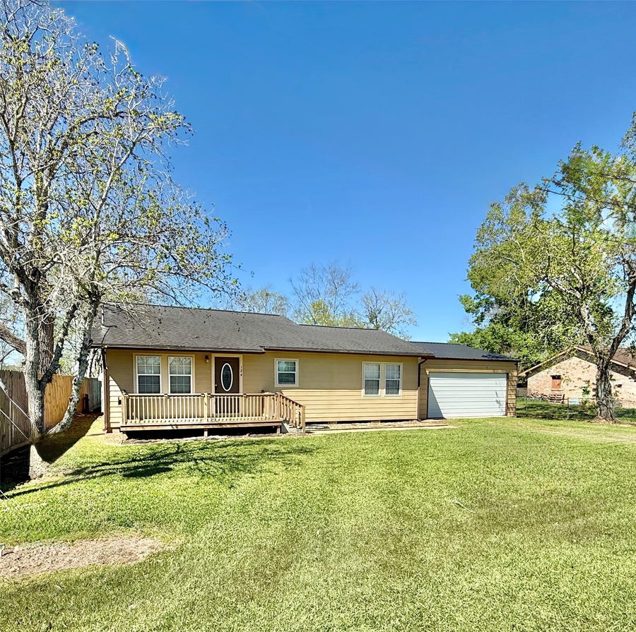 Property photo for 124 Bennett Street, West Columbia, TX