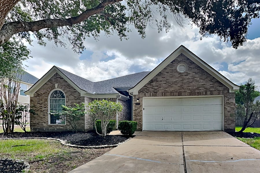 Property photo for 2223 Ridgefield Park Lane, Richmond, TX