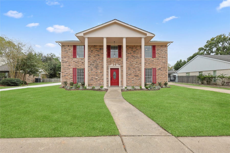 Property photo for 16438 Glenshannon Drive, Houston, TX