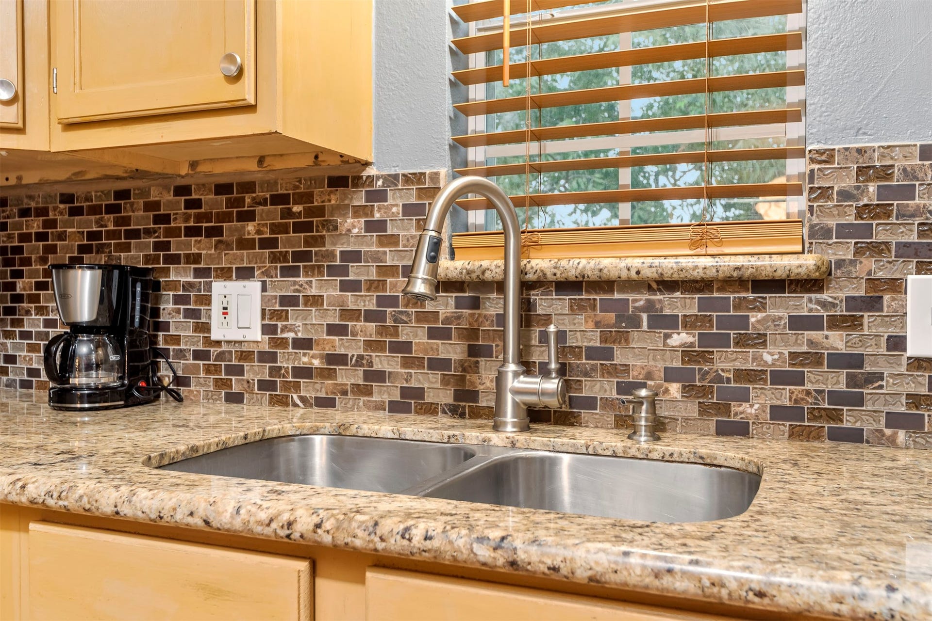 114 Grand Avenue, Bacliff, TX 77518 114 Grand Avenue, Bacliff, TX 77518