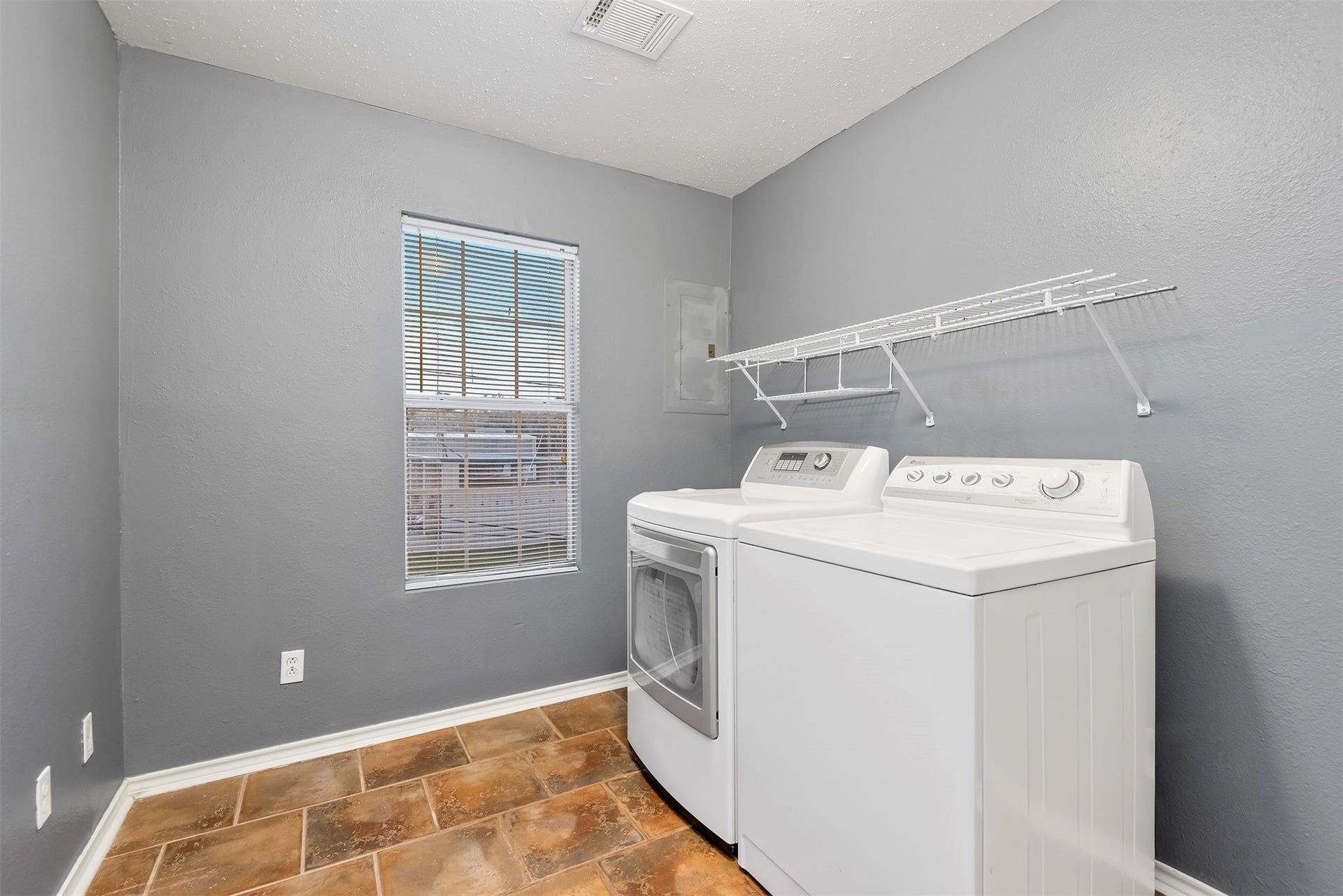 114 Grand Avenue, Bacliff, TX 77518 114 Grand Avenue, Bacliff, TX 77518