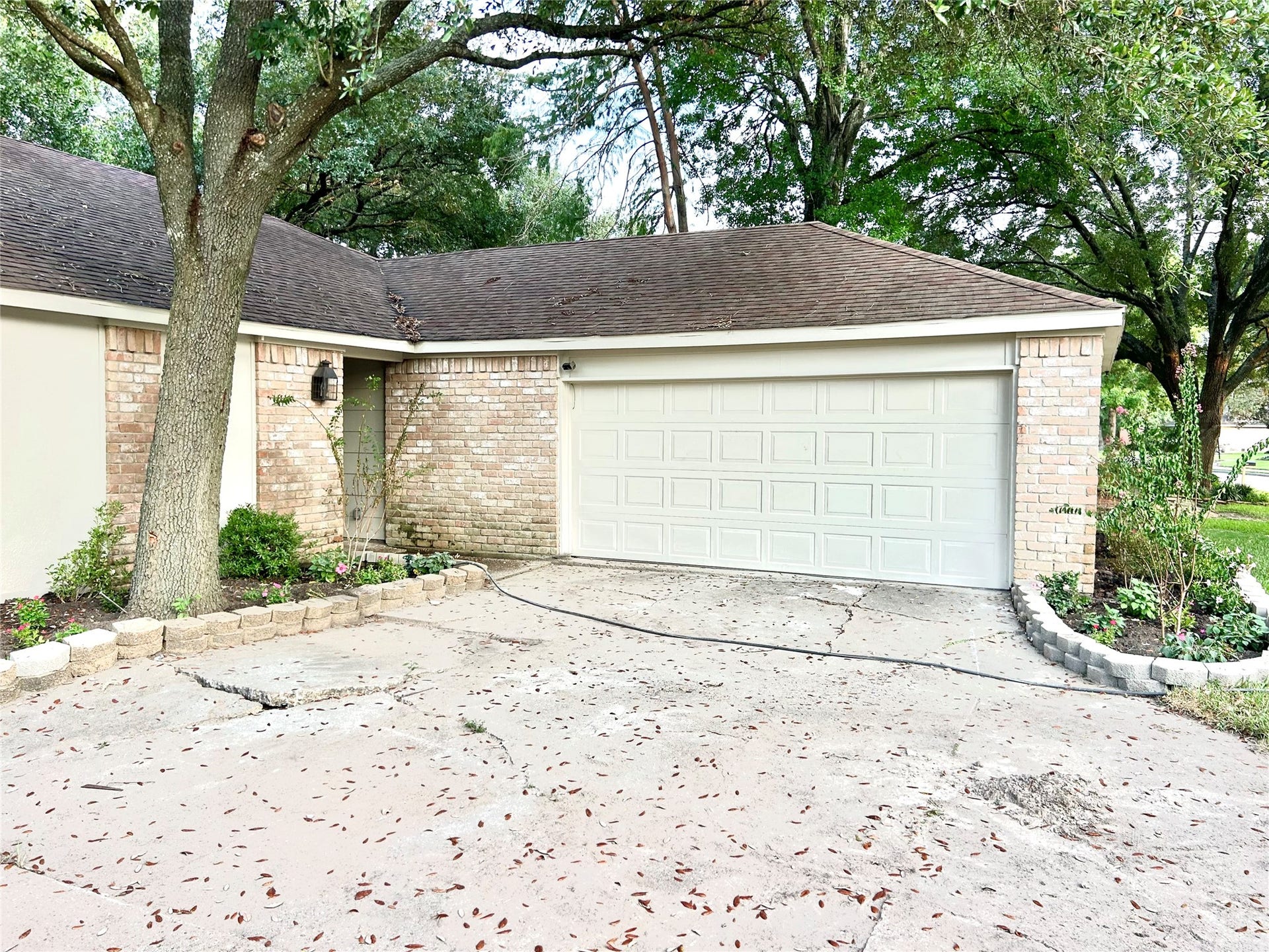 963 Coachlight, Houston, TX 77077 963 Coachlight, Houston, TX 77077