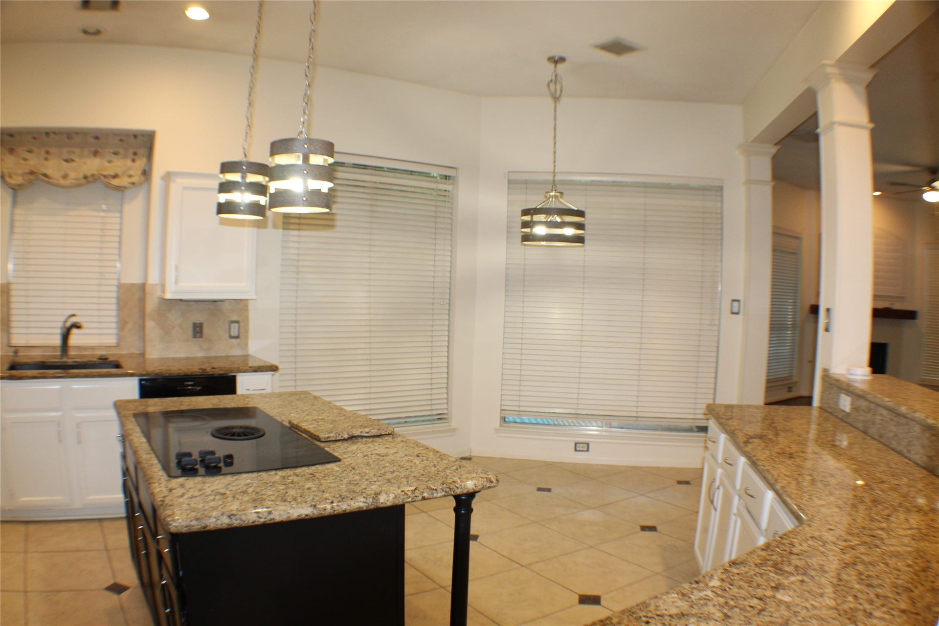 642 Avery Drive, Sugar Land, TX 77479 642 Avery Drive, Sugar Land, TX 77479
