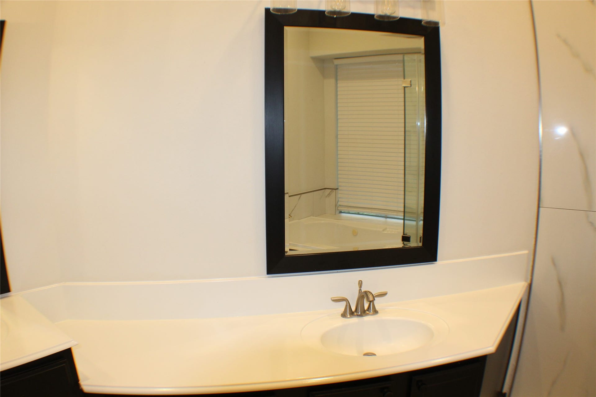 642 Avery Drive, Sugar Land, TX 77479 642 Avery Drive, Sugar Land, TX 77479