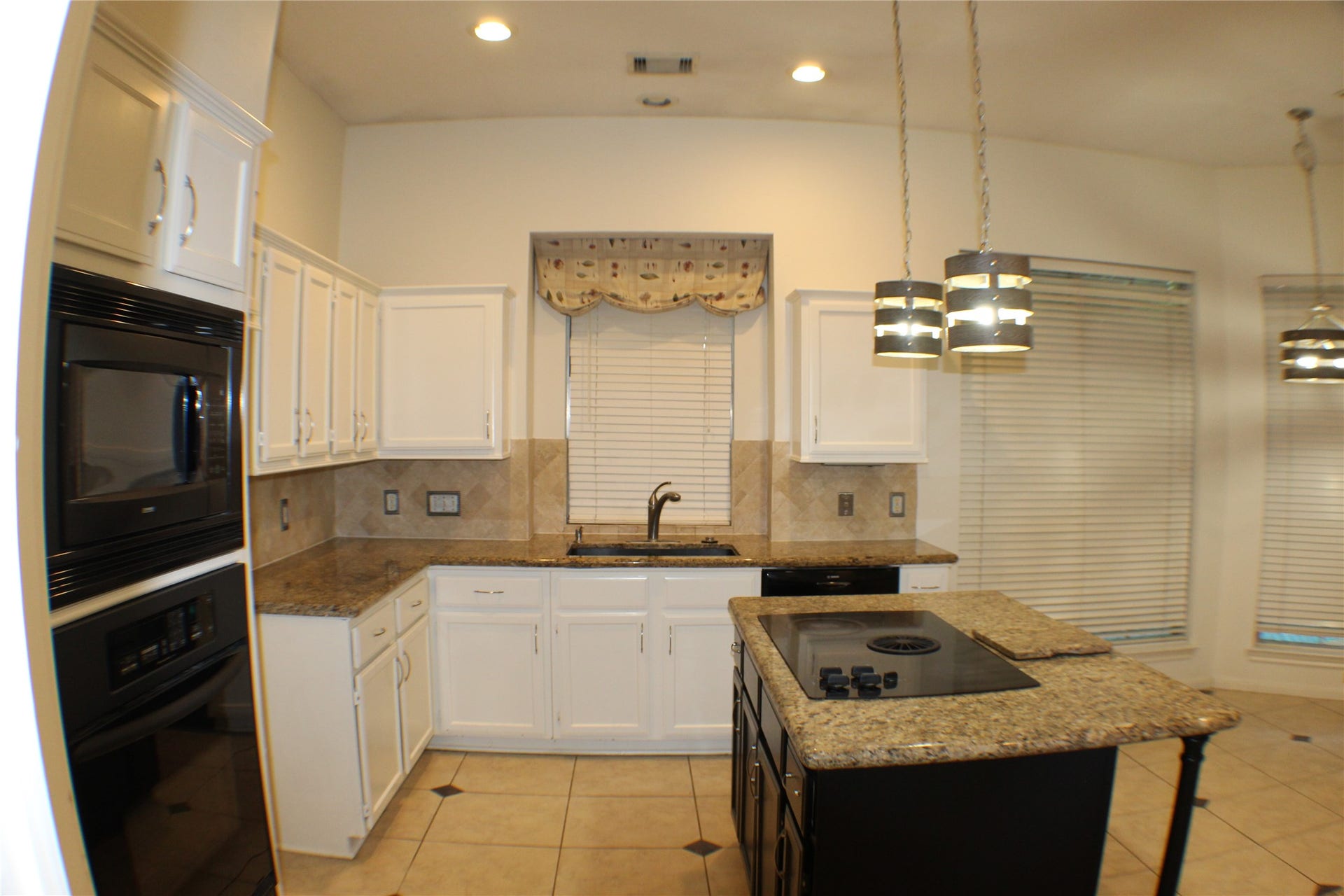 642 Avery Drive, Sugar Land, TX 77479 642 Avery Drive, Sugar Land, TX 77479