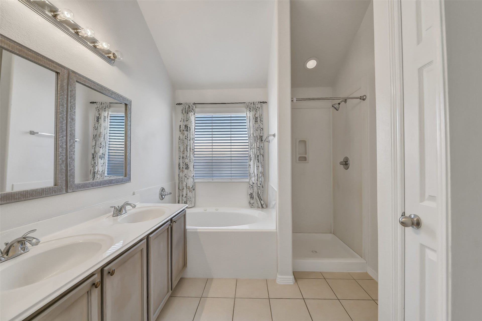 706 St Croix Street, Alvin, TX 77511 706 St Croix Street, Alvin, TX 77511